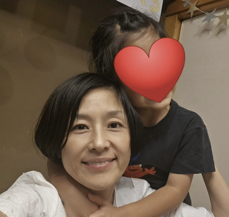 加藤貴子の子供がダウン症の噂がデマと判明した理由と名前や年齢や顔画像